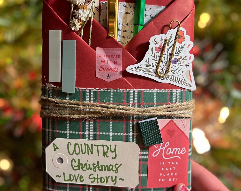 CHRISTMAS-themed Blind Date with a Book